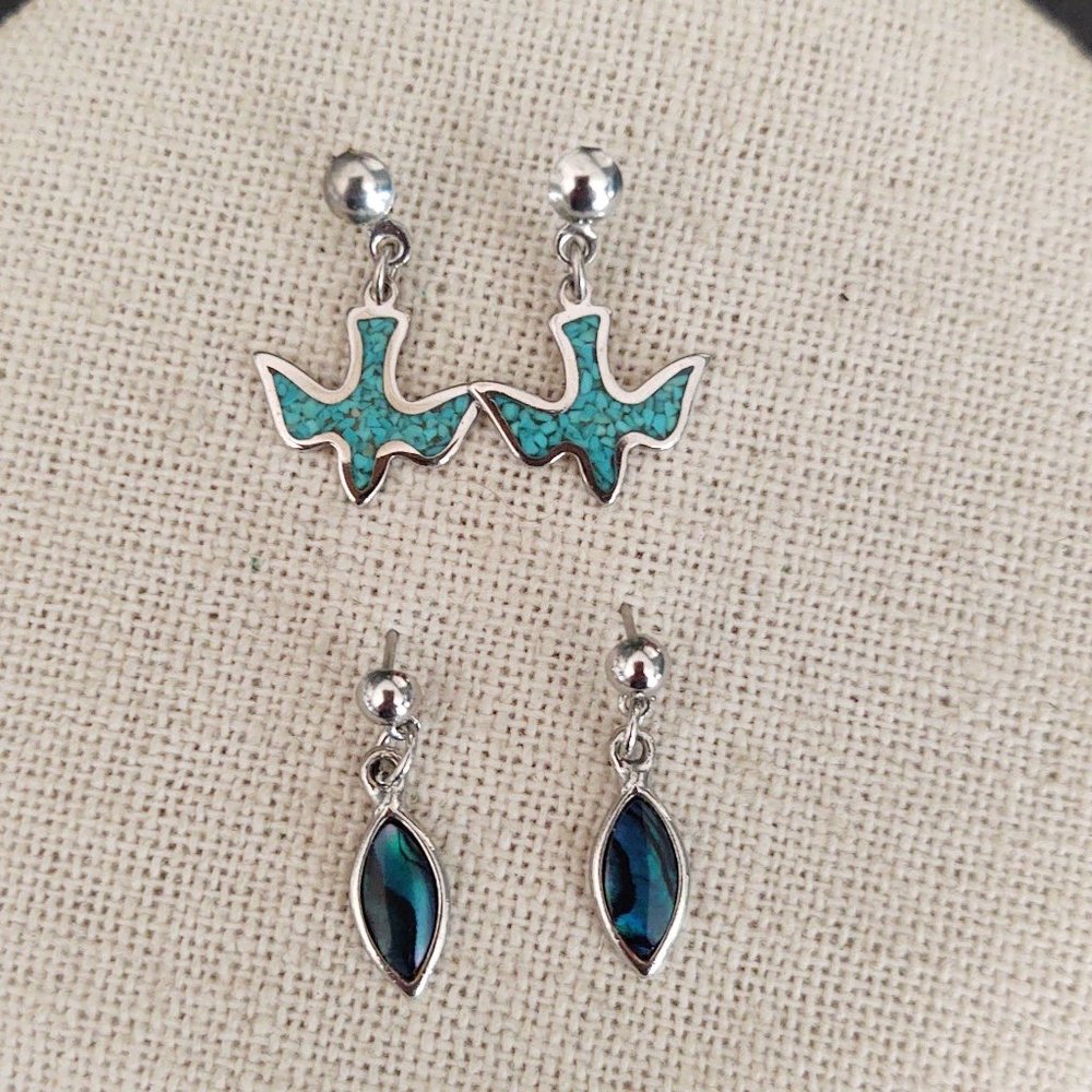 2 pairs of small silver and blue dangle earrings - Picture 2 of 6